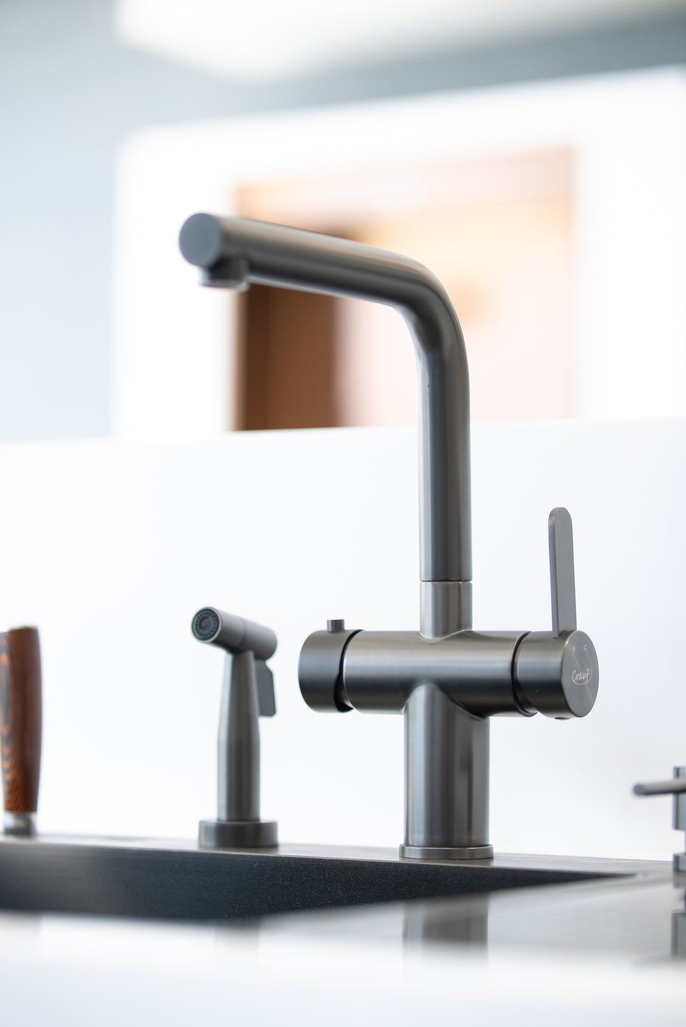Crauf Lusso Station Kitchen Sink Faucet 4045 Lifestyle Yakın Görseli