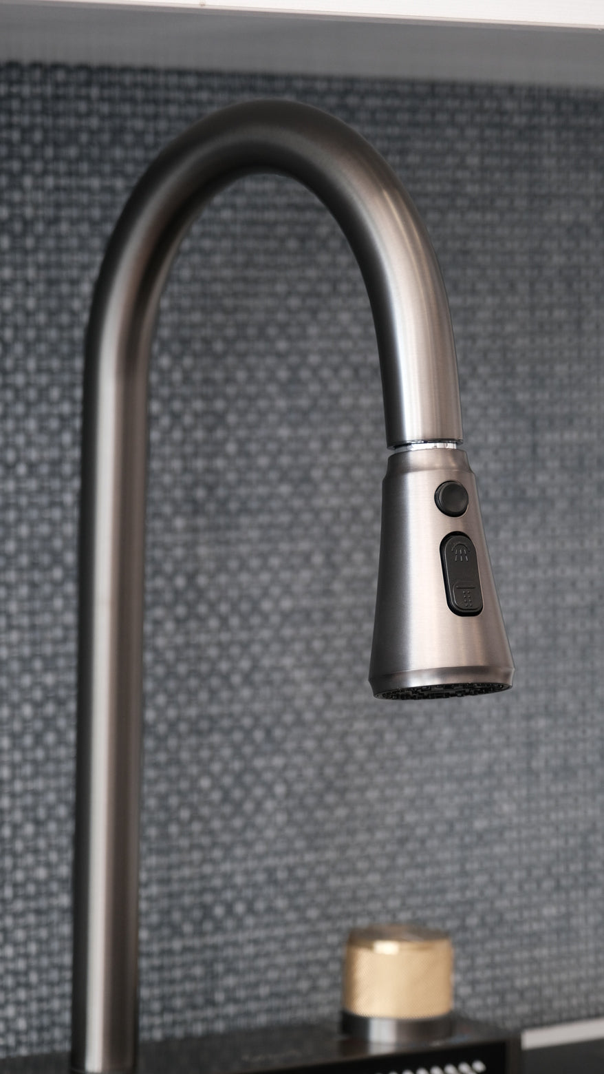 Crauf Dolce Vita Waterfall Faucet 4095 Mutfak Bataryası Lifestyle Görünüm