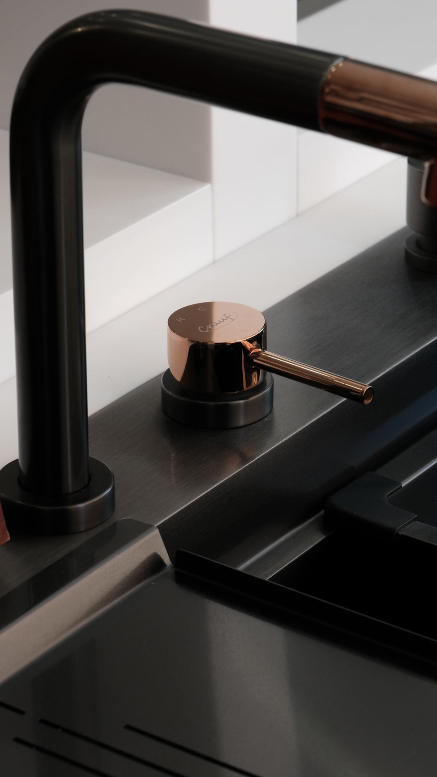 Crauf Ocean Trio Kitchen Sink Faucet 4075 Yakın Çekim Detay Görseli